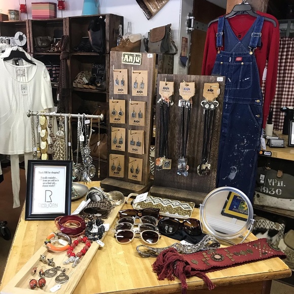 Meet the Posher - Picture 14 of 14